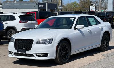 2023 Chrysler 300 Touring L