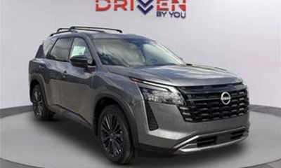 2026 Nissan Pathfinder SL