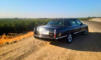 1999 Cadillac Deville Base