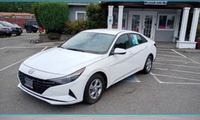 2022 Hyundai Elantra SE