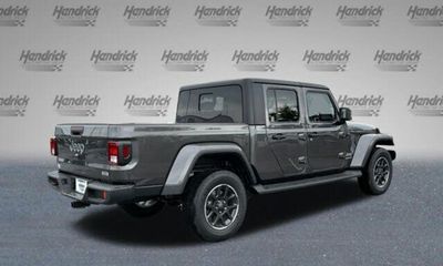 2023 Jeep Gladiator Overland