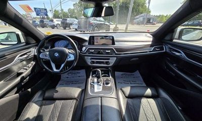 2017 BMW 750i B7