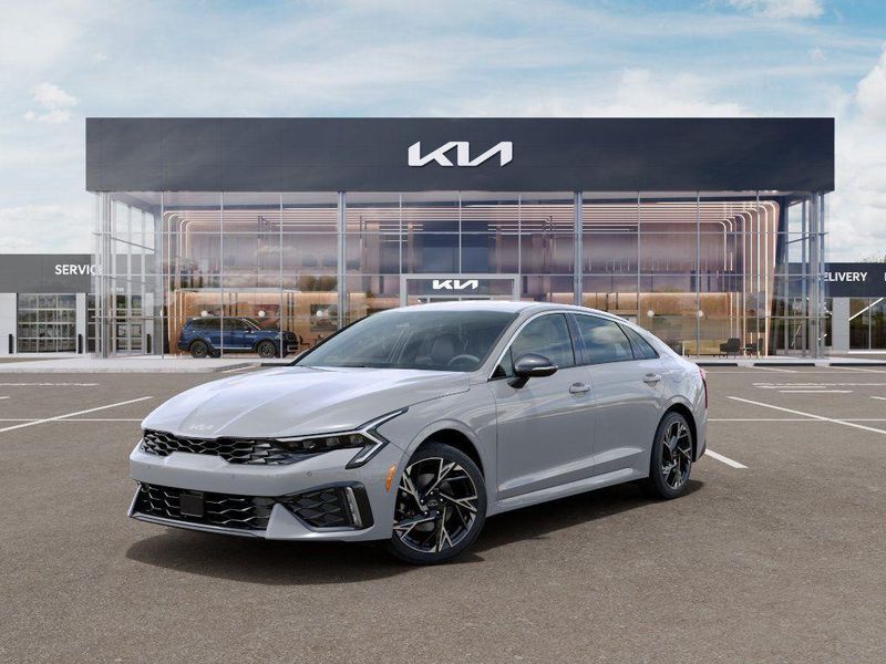 2026 Kia K5 — a typically priced live listing