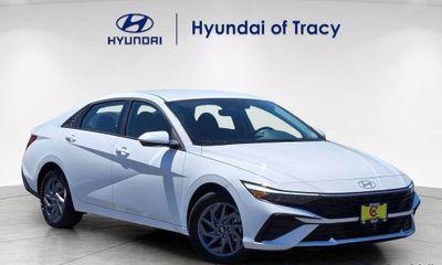 2026 Hyundai Elantra Blue SEL Sport