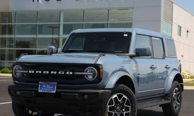 2025 Ford Bronco Outer Banks