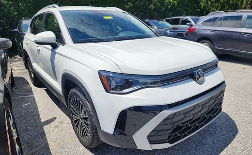 2025 Volkswagen Taos SE