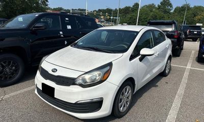 2016 Kia RIO LX A T
