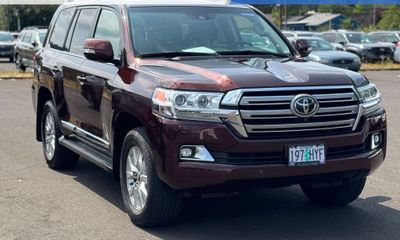 2016 Toyota Land Cruiser VX R