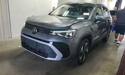 2025 Volkswagen Taos 4Motion SE