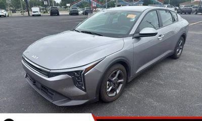 2025 Kia K4 LX LXS