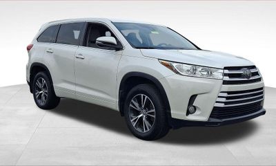 2017 Toyota Highlander LE Plus