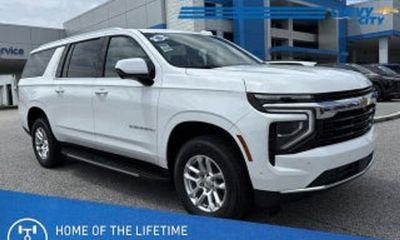 2024 Chevrolet Suburban LT