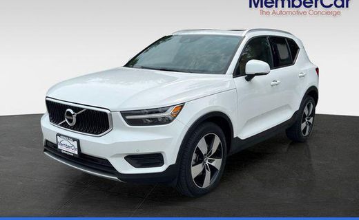 2020 Volvo XC40 Momentum
