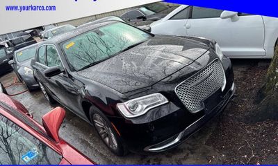 2017 Chrysler 300 Limited