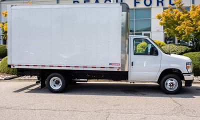2027 Ford E-450 Base