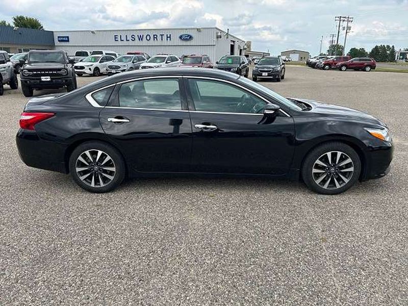 2016 Nissan Altima — a typically priced live listing