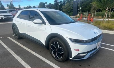 2024 Hyundai Ioniq 5 SE
