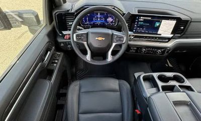 2025 Chevrolet Silverado HD LTZ