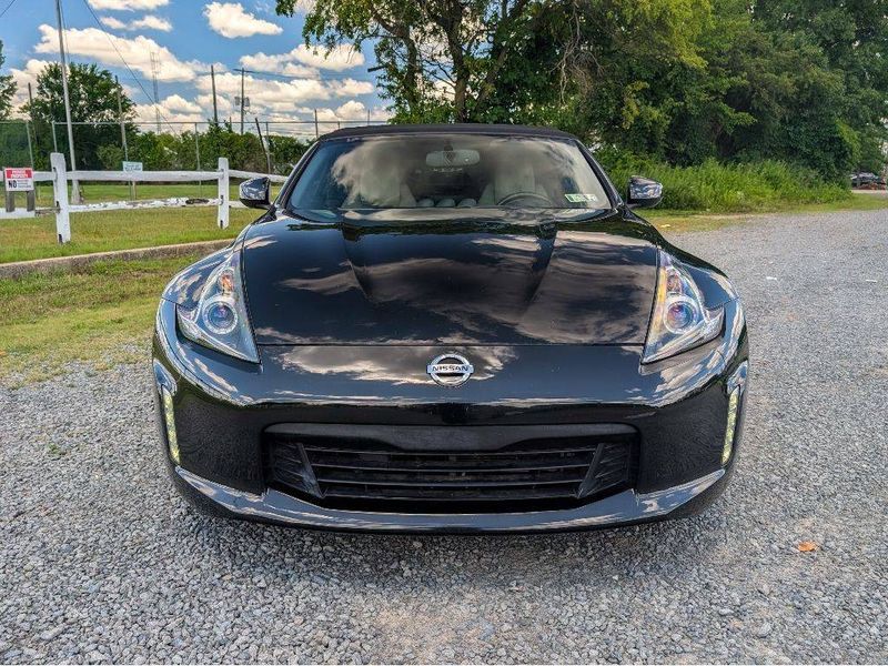 2018 Nissan 370Z — a typically priced live listing