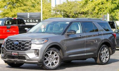 2025 Ford Explorer Platinum