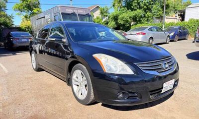 2012 Nissan Altima SR