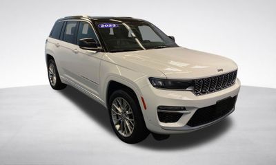 2023 Jeep Grand Cherokee Summit