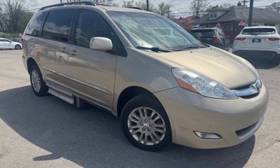 2010 Toyota Sienna XLE
