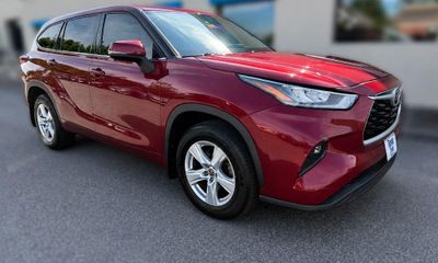 2020 Toyota Highlander LE
