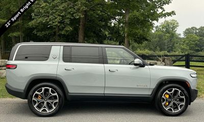 2022 Rivian R1S Launch Edition