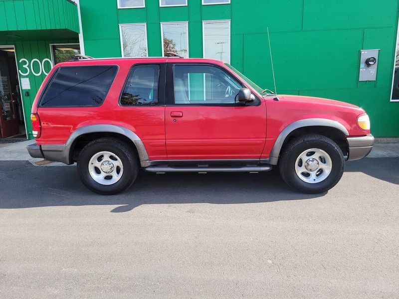 1999 Ford Explorer — a typically priced live listing