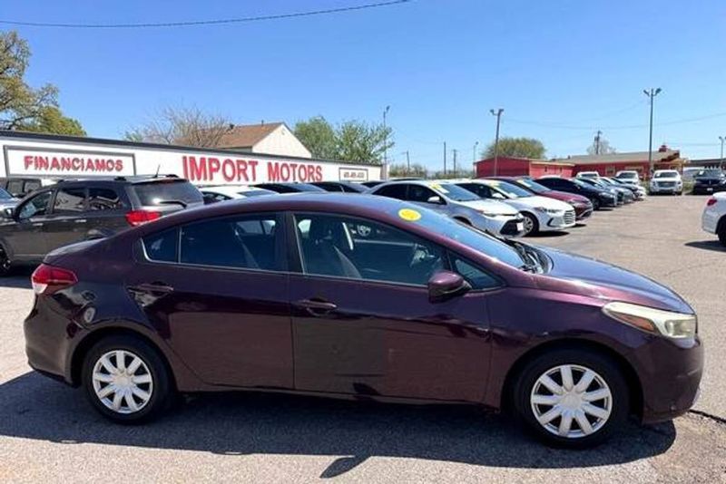 2017 Kia Forte — a typically priced live listing
