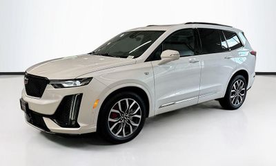 2025 Cadillac XT6 Sport