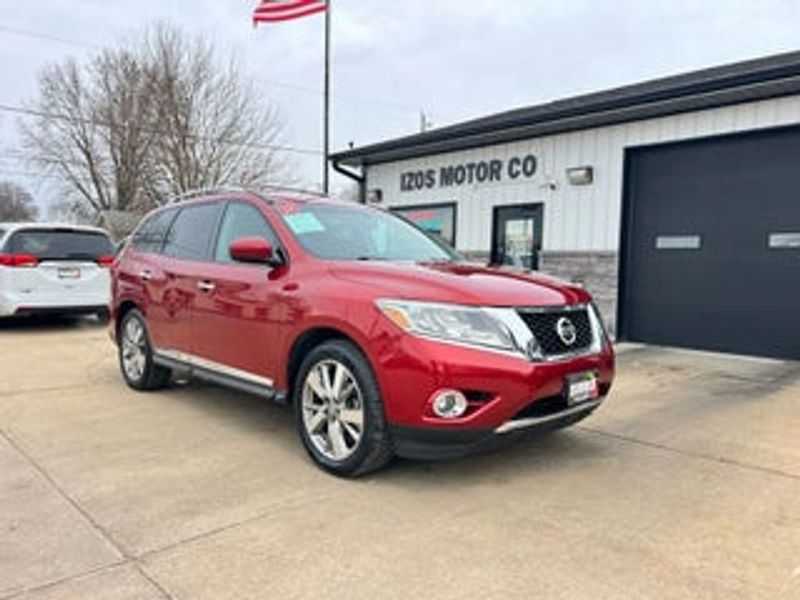 2015 Nissan Pathfinder — a typically priced live listing