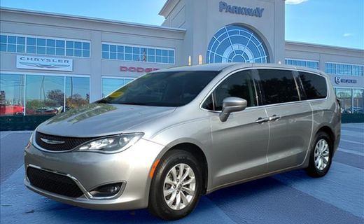 2018 Chrysler Pacifica Touring Plus