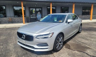 2019 Volvo S90 Momentum