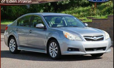 2010 Subaru Legacy Limited M R