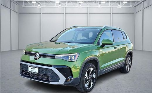 2025 Volkswagen Taos 4MOTION SE