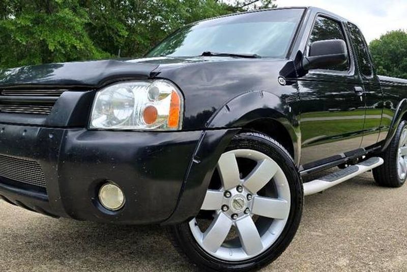 2004 Nissan Frontier — a typically priced live listing