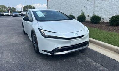 2023 Toyota Prius LE