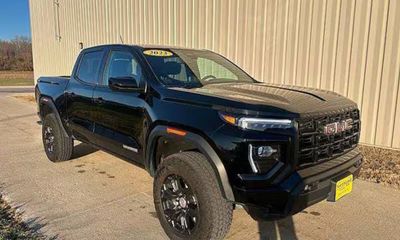 2023 GMC Canyon Elevation