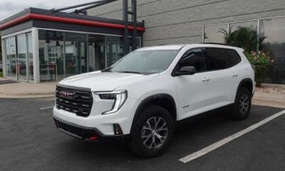 2024 GMC Acadia AT4