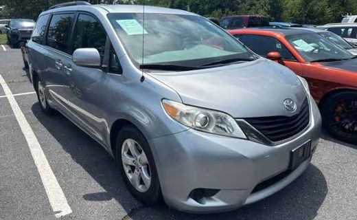2013 Toyota Sienna LE