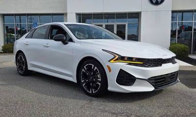 2023 Kia K5