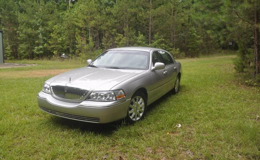 2010 Lincoln Town CAR Signature Limited