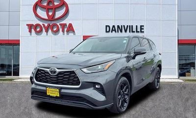 2022 Toyota Highlander LE