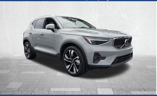 2024 Volvo XC40 Plus Bright