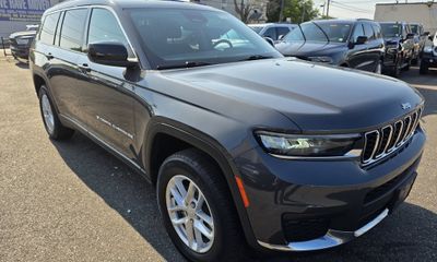 2022 Jeep Grand Cherokee L Laredo