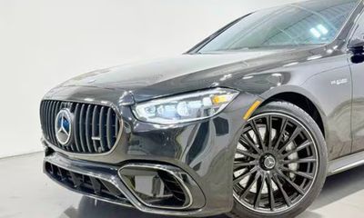 2025 Mercedes-Benz S-Class AMG S63E