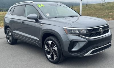 2024 Volkswagen Taos 4Motion SE