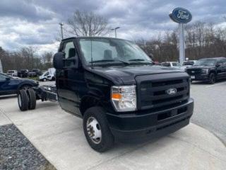 2027 Ford E-450 Base